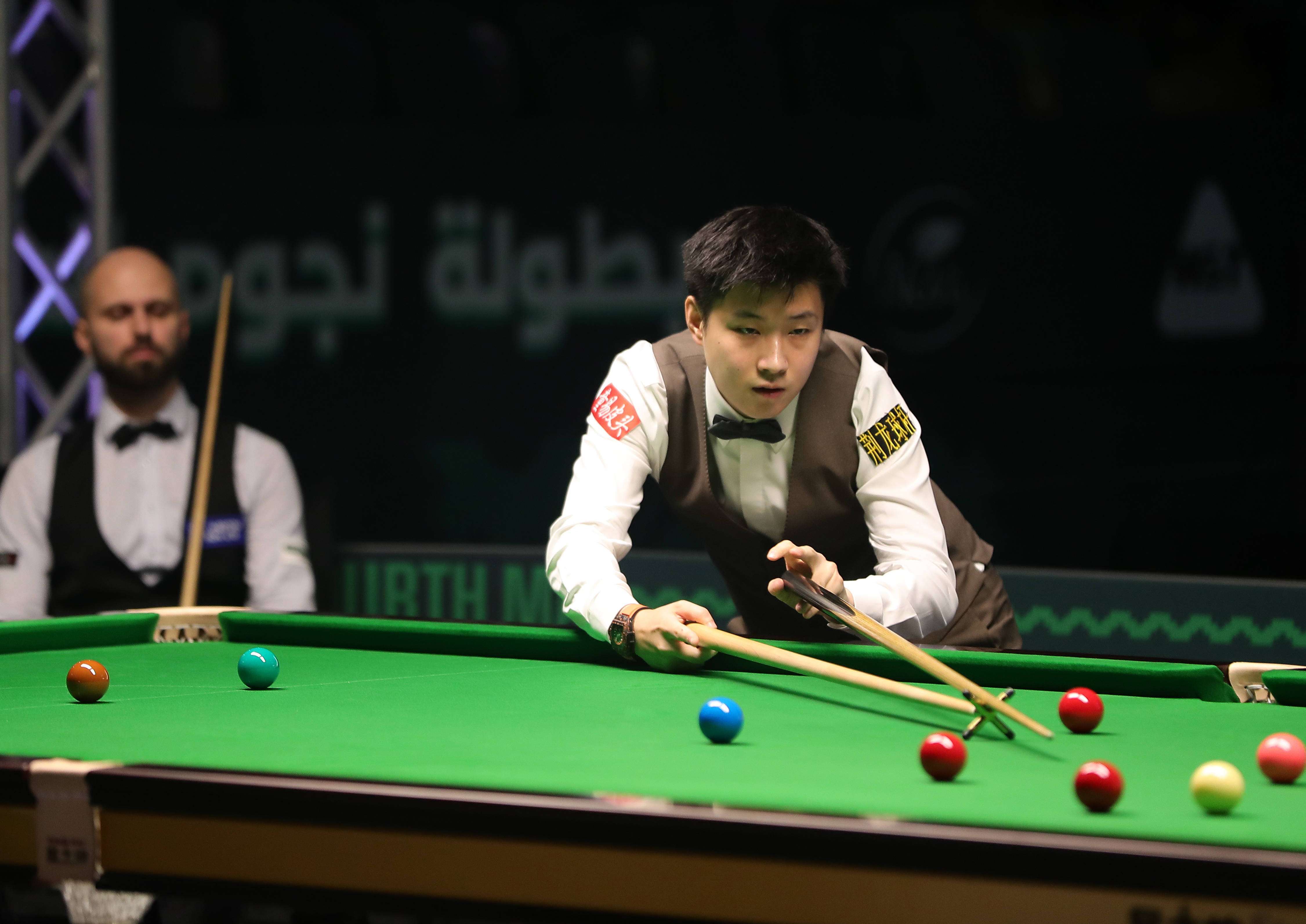 而是静静地 而是静静地